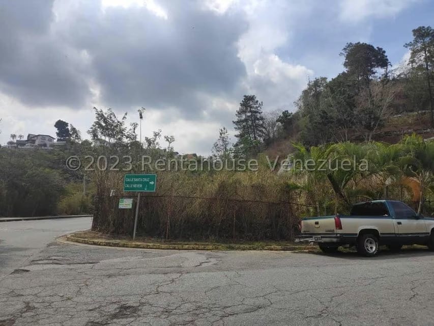 Terreno (Residencial) en Venta en Colinas del Tamanaco, Distrito Metropolitano