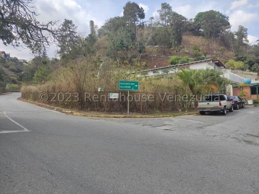 Terreno (Residencial) en Venta en Colinas del Tamanaco, Distrito Metropolitano - 5