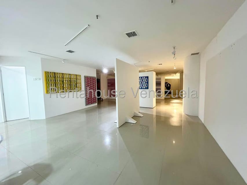 Comercial (Local Comercial) en Alquiler en El Rosal, Distrito Metropolitano - 2