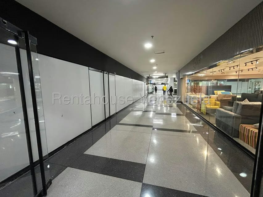 Comercial (Local Comercial) en Alquiler en El Rosal, Distrito Metropolitano - 14
