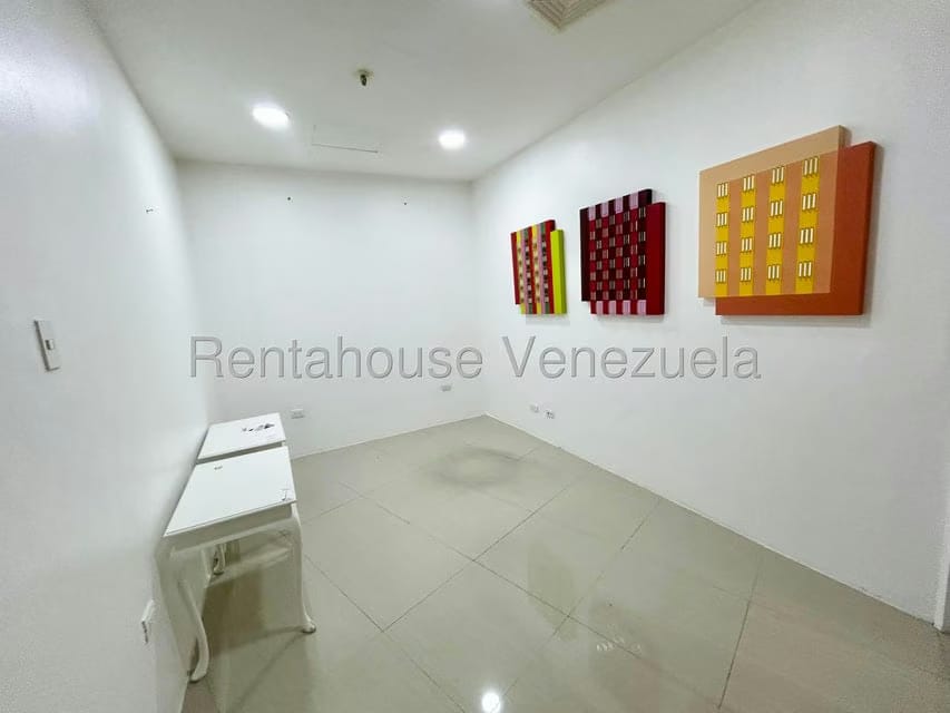 Comercial (Local Comercial) en Alquiler en El Rosal, Distrito Metropolitano - 10