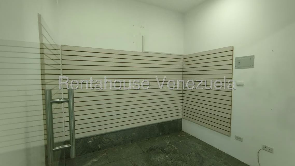 Comercial (Local Comercial) en Alquiler en Colinas de Valle Arriba, Distrito Metropolitano - 5