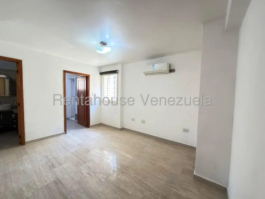 Apartamento (1 Nivel) en Alquiler en El Bosque, Aragua - 12