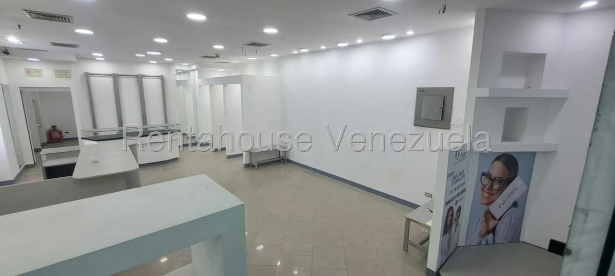Comercial (Local Comercial) en Venta en Parroquia Catedral, Distrito Metropolitano - 2