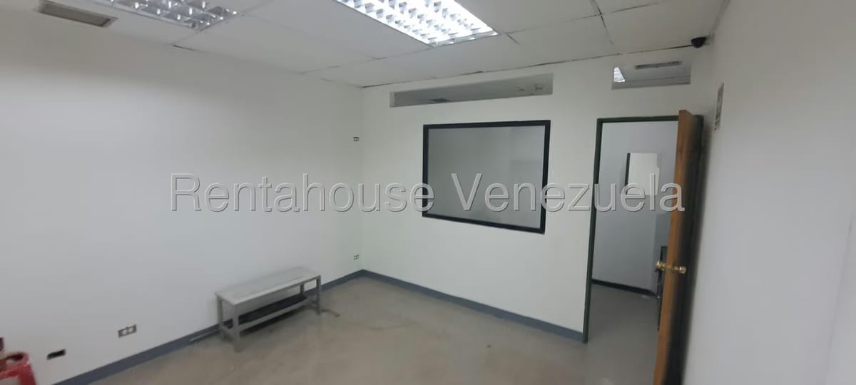 Comercial (Local Comercial) en Venta en Parroquia Catedral, Distrito Metropolitano - 9