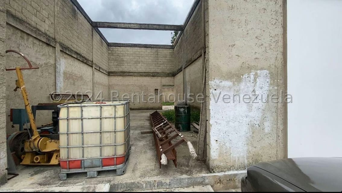 Comercial (Galpon - Deposito) en Venta en Barbula, Carabobo - 11