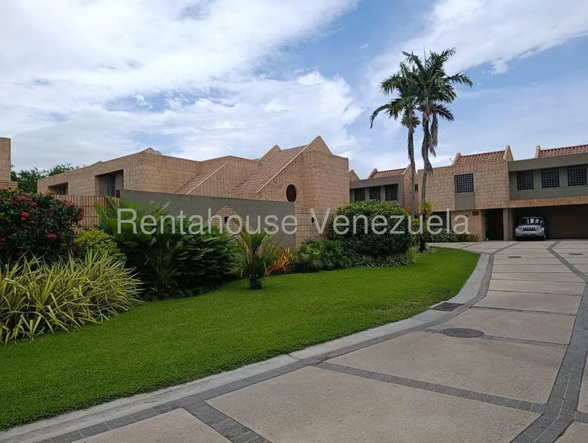 Townhouse (Duplex) en Venta en Las Quintas, Carabobo - 3