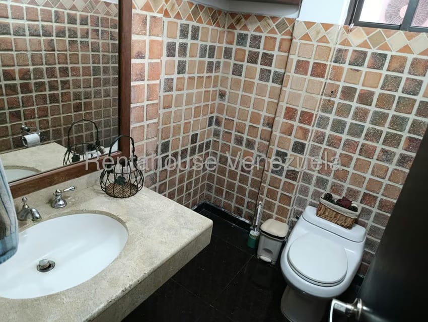 Townhouse (Duplex) en Venta en Las Quintas, Carabobo - 23