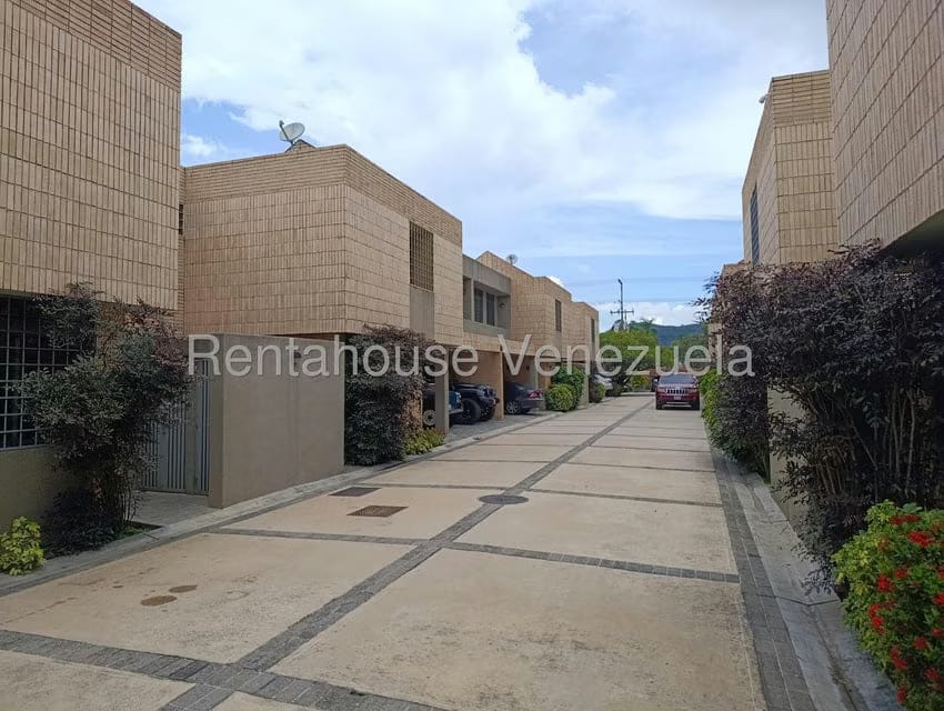 Townhouse (Duplex) en Venta en Las Quintas, Carabobo - 4