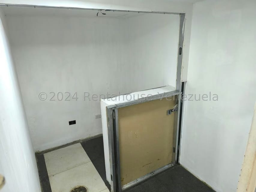 Comercial (Local Comercial) en Alquiler en Parroquia La Candelaria, Distrito Metropolitano - 3