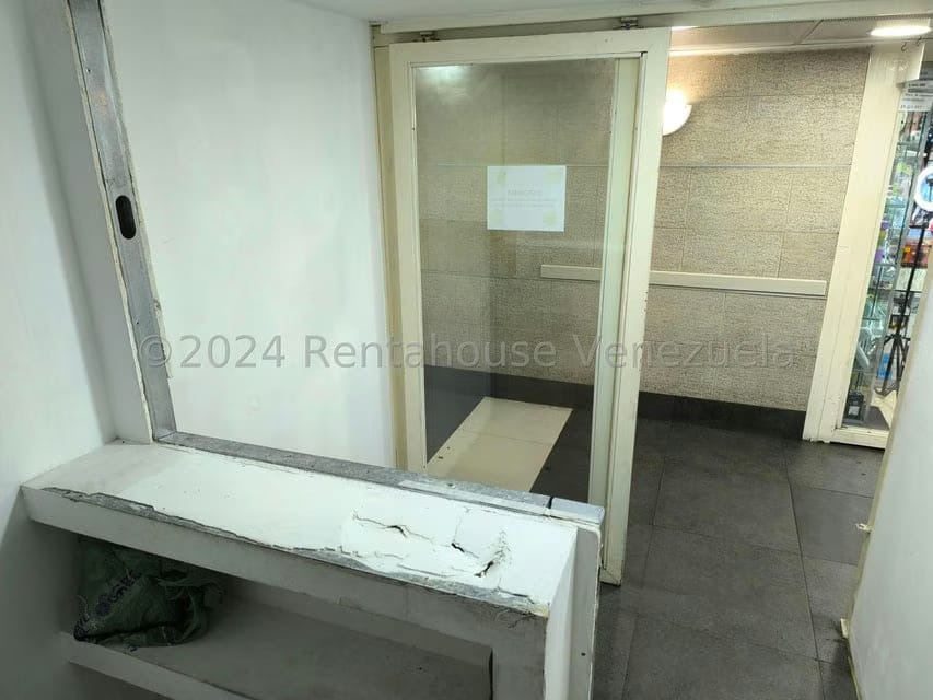 Comercial (Local Comercial) en Alquiler en Parroquia La Candelaria, Distrito Metropolitano - 4