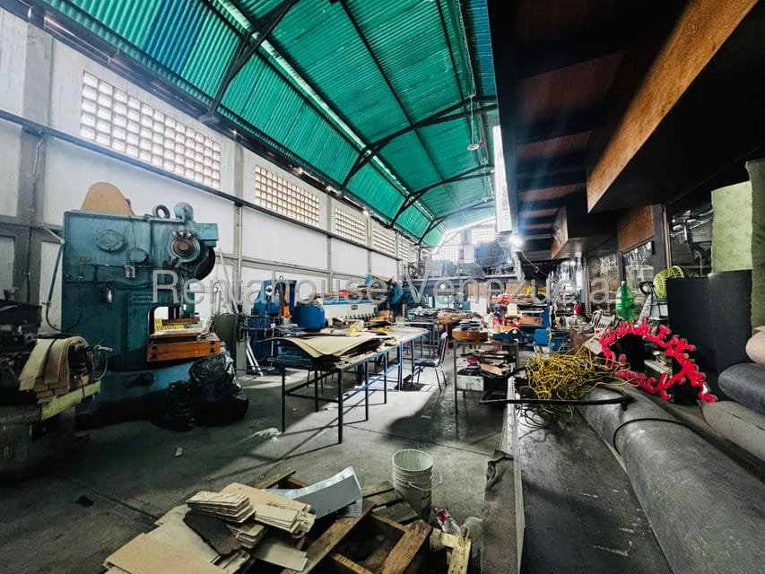 Comercial (Galpon - Deposito) en Venta en Centro, Lara - 2