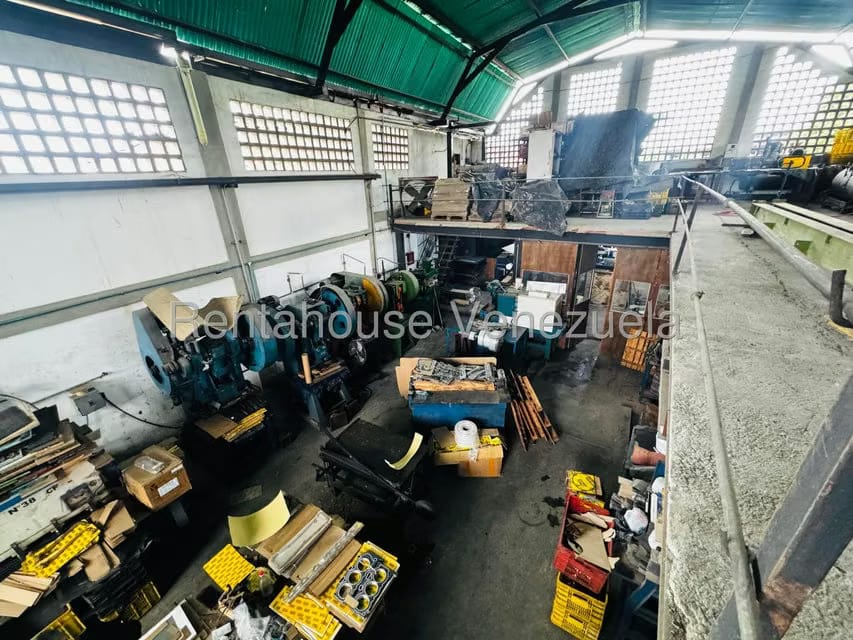 Comercial (Galpon - Deposito) en Venta en Centro, Lara - 12