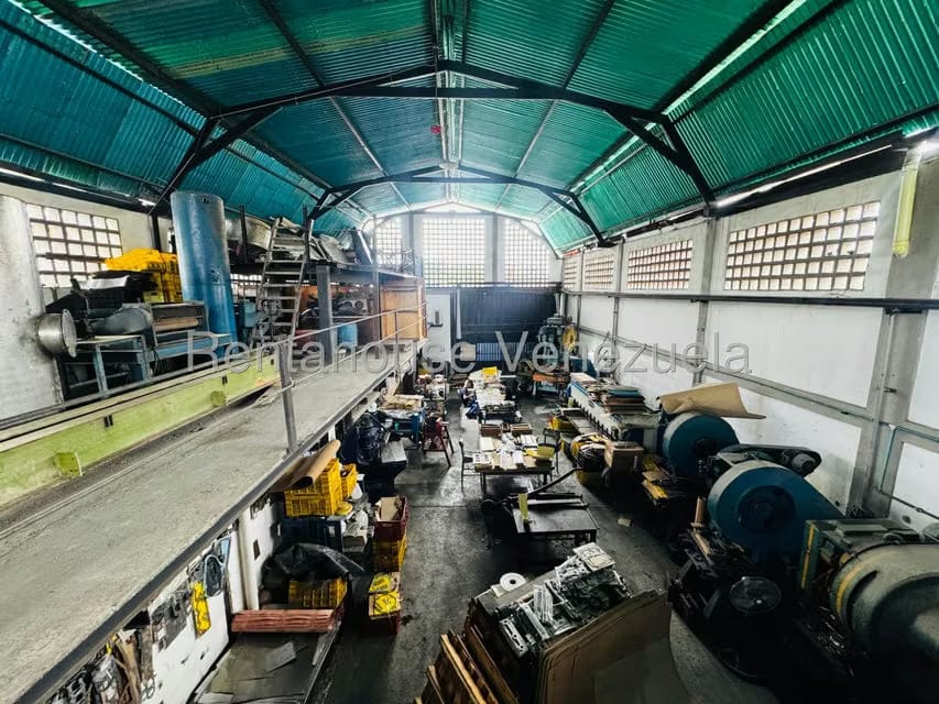 Comercial (Galpon - Deposito) en Venta en Centro, Lara - 13