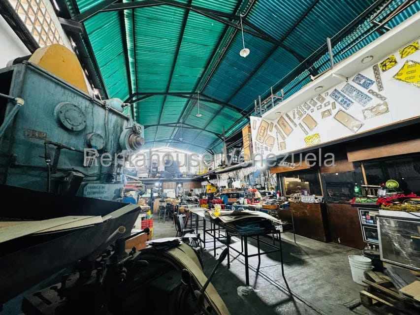 Comercial (Galpon - Deposito) en Venta en Centro, Lara - 3