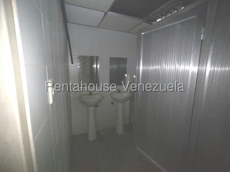 Comercial (Local Comercial) en Venta en Barbula, Carabobo - 11