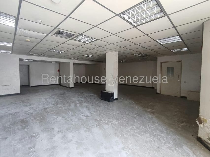 Comercial (Local Comercial) en Venta en Barbula, Carabobo - 4