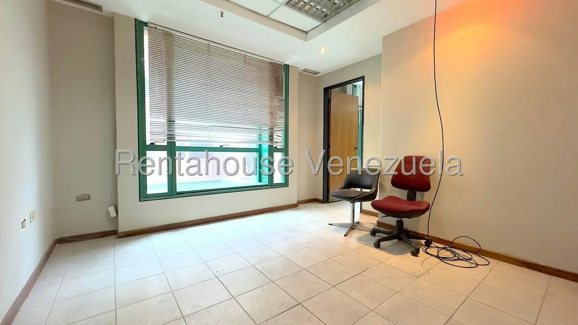 Comercial (Oficina) en Alquiler en Sabana Grande, Distrito Metropolitano - 17