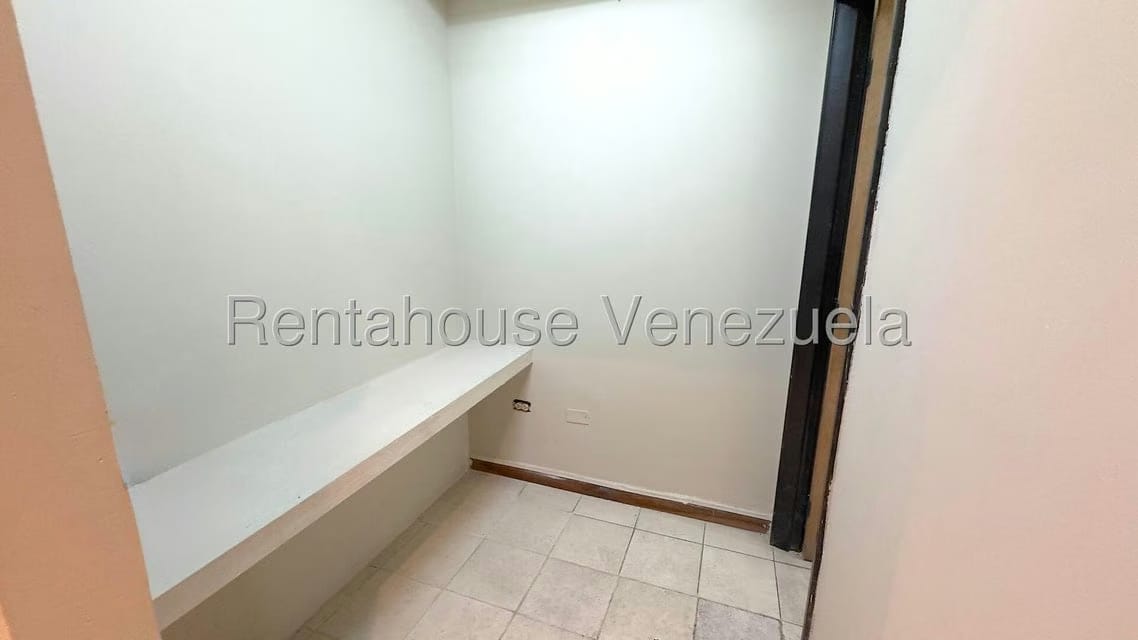 Comercial (Oficina) en Alquiler en Sabana Grande, Distrito Metropolitano - 24