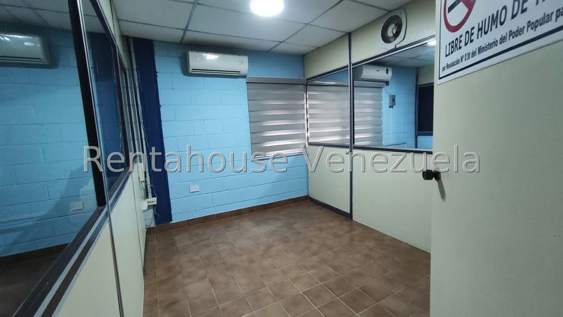 Comercial (Galpon - Deposito) en Venta en Zona Industrial 2, Lara - 13