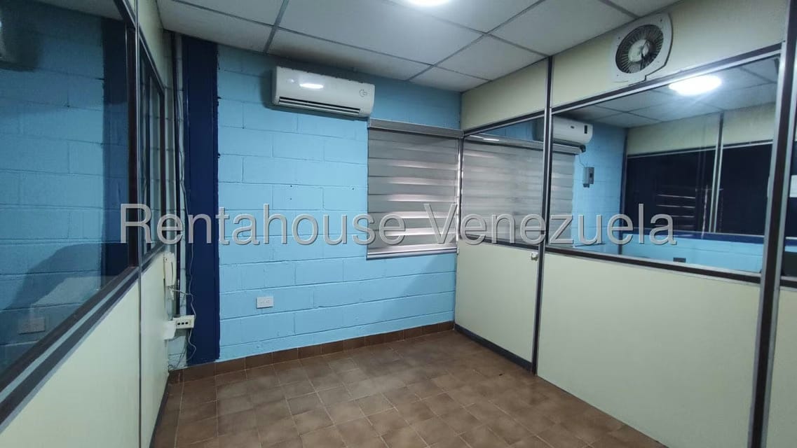 Comercial (Galpon - Deposito) en Venta en Zona Industrial 2, Lara - 16