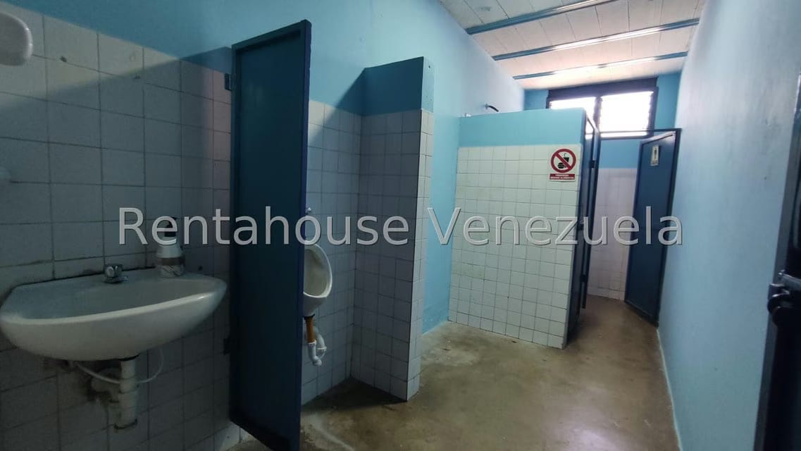 Comercial (Galpon - Deposito) en Venta en Zona Industrial 2, Lara - 27