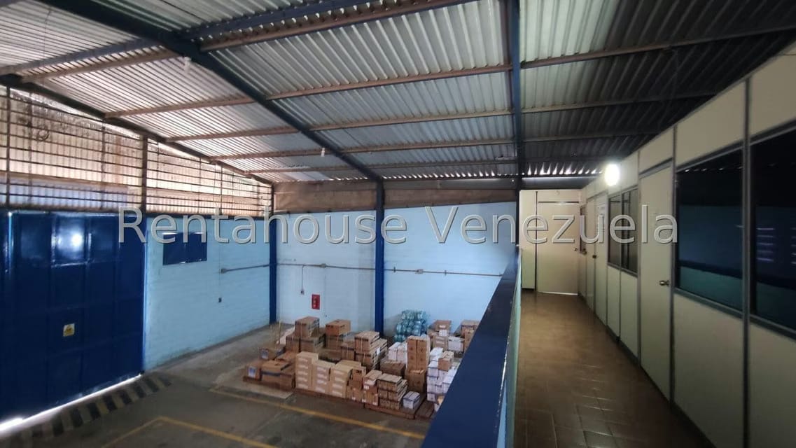 Comercial (Galpon - Deposito) en Venta en Zona Industrial 2, Lara - 33