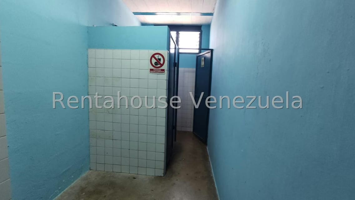 Comercial (Galpon - Deposito) en Venta en Zona Industrial 2, Lara - 40