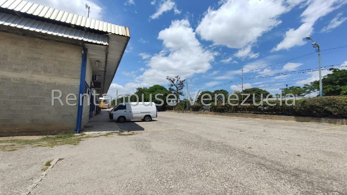 Comercial (Galpon - Deposito) en Venta en Zona Industrial 2, Lara - 52