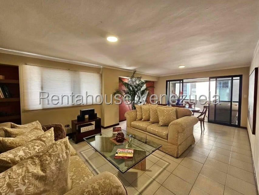 Apartamento (1 Nivel) en Venta en El Cigarral, Distrito Metropolitano - 3