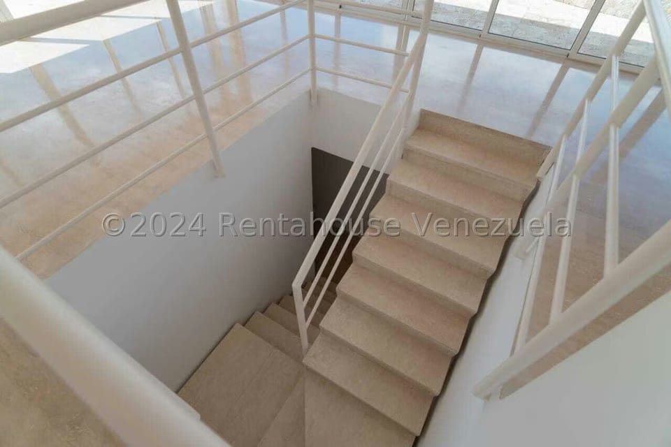 Apartamento (Duplex) en Venta en Lomas del Sol, Distrito Metropolitano - 28