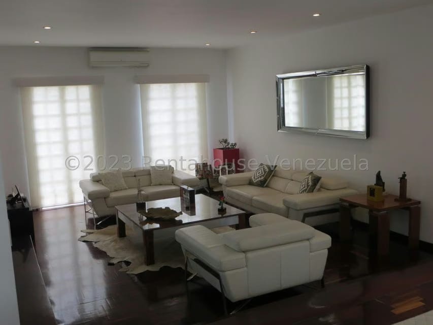 Casa (Duplex) en Venta en Santa Fe Norte, Distrito Metropolitano - 3
