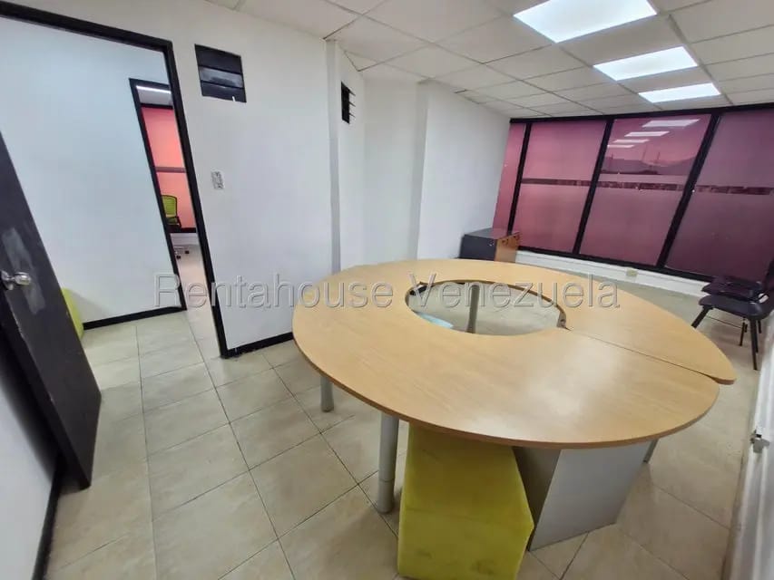Comercial (Oficina) en Alquiler en Avenida Bolivar, Aragua - 13