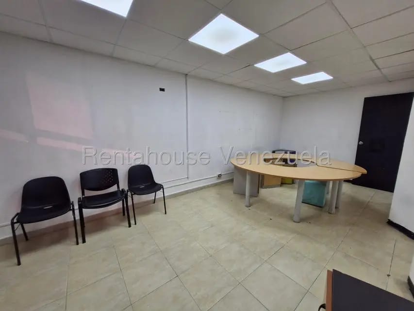 Comercial (Oficina) en Alquiler en Avenida Bolivar, Aragua - 14