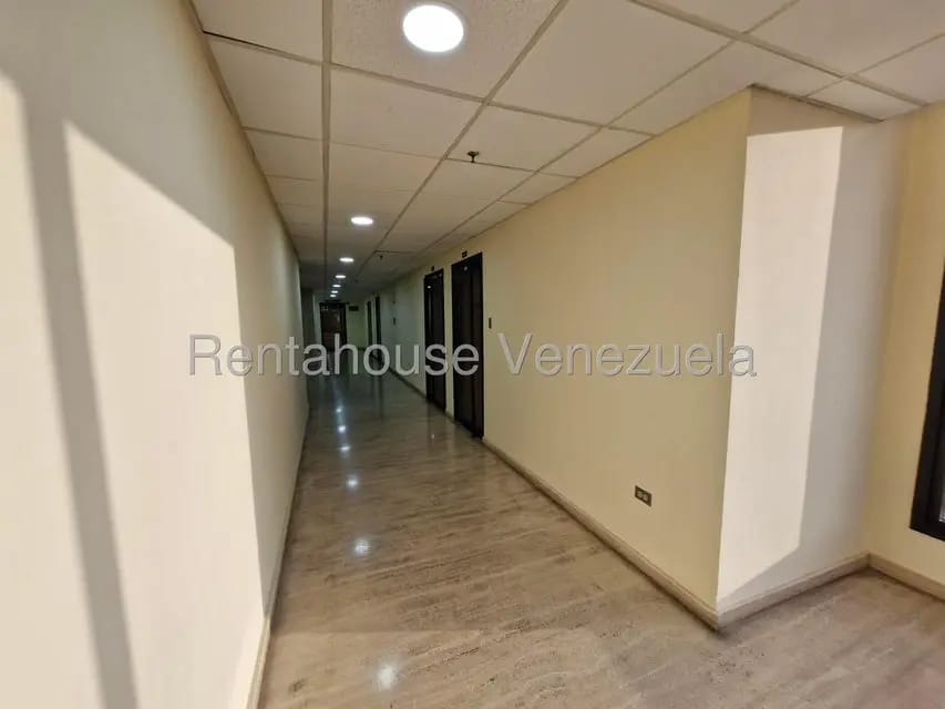 Comercial (Oficina) en Alquiler en Avenida Bolivar, Aragua - 3