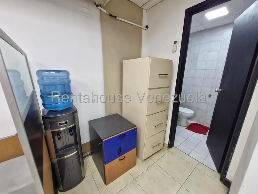 Comercial (Oficina) en Alquiler en Avenida Bolivar, Aragua - 7