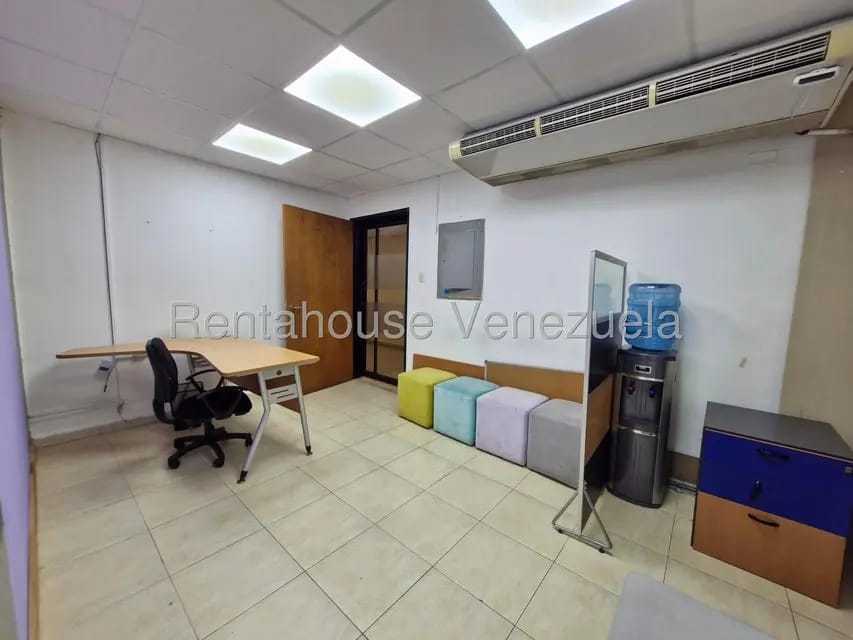 Comercial (Oficina) en Alquiler en Avenida Bolivar, Aragua - 9