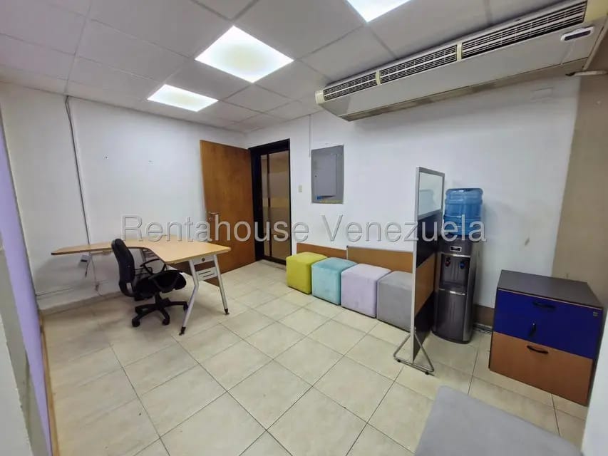 Comercial (Oficina) en Alquiler en Avenida Bolivar, Aragua - 10
