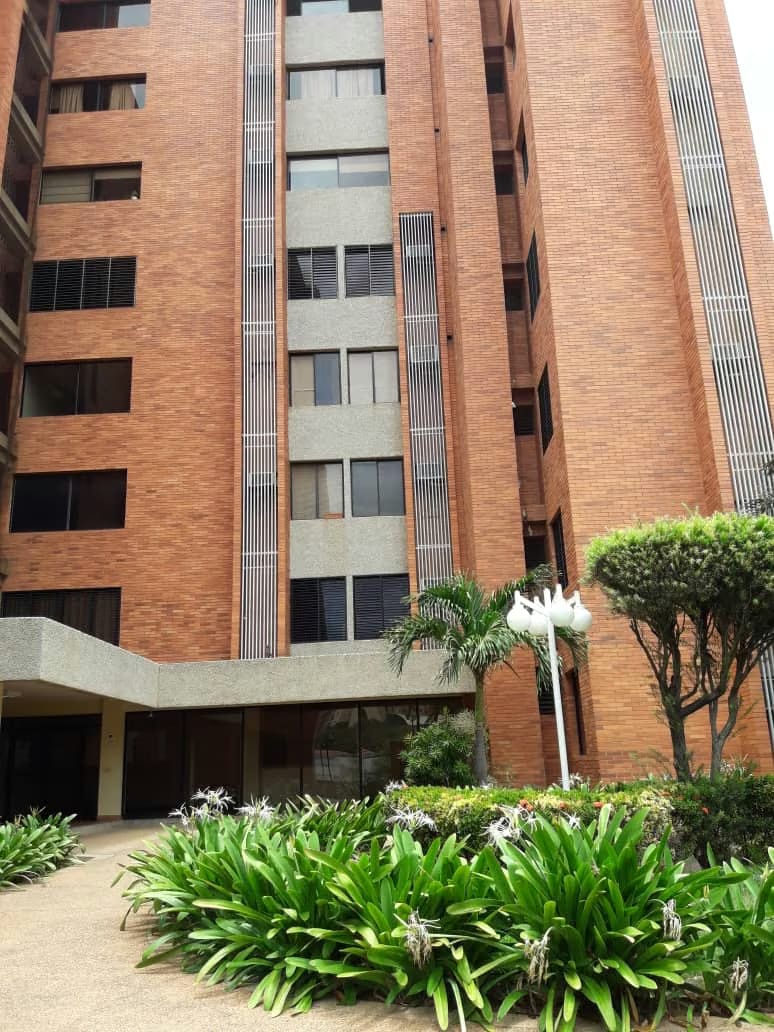 ALQUILO APARTAMENTO AMOBLADO EN SECTOR VALLE FRIO