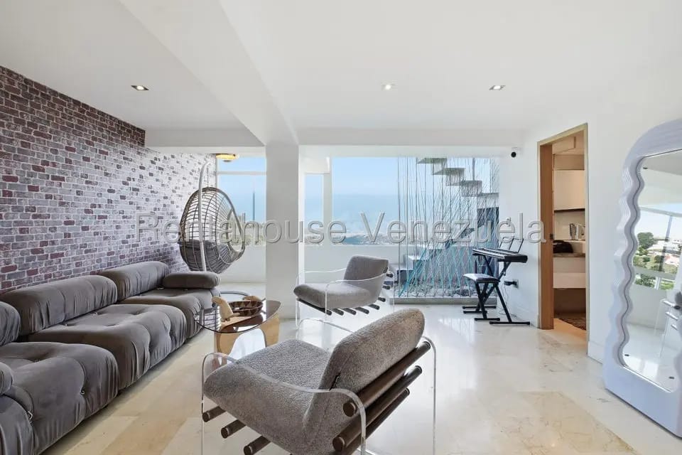 Apartamento (Penthouse) en Venta en Los Naranjos del Cafetal, Distrito Metropolitano - 2