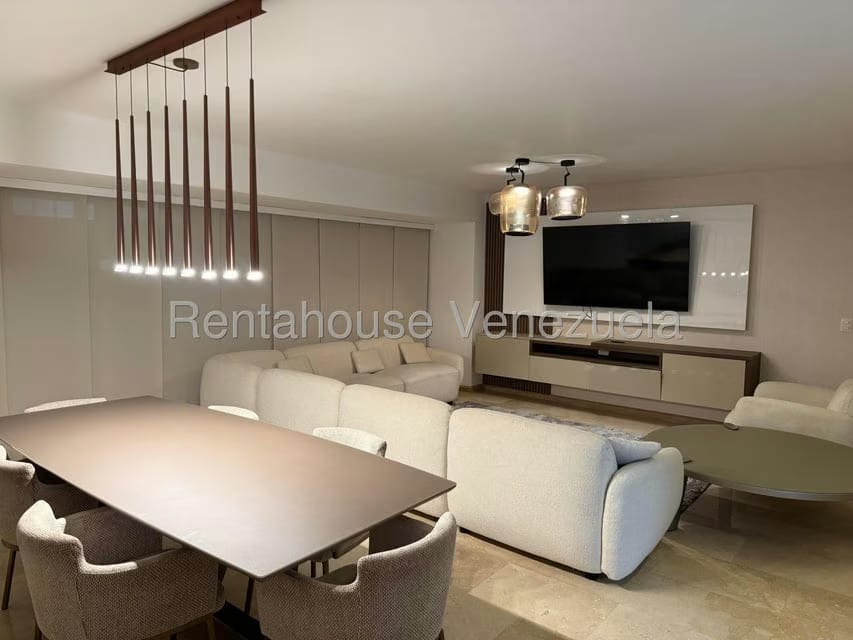 Apartamento (1 Nivel) en Alquiler en Los Palos Grandes, Distrito Metropolitano - 3