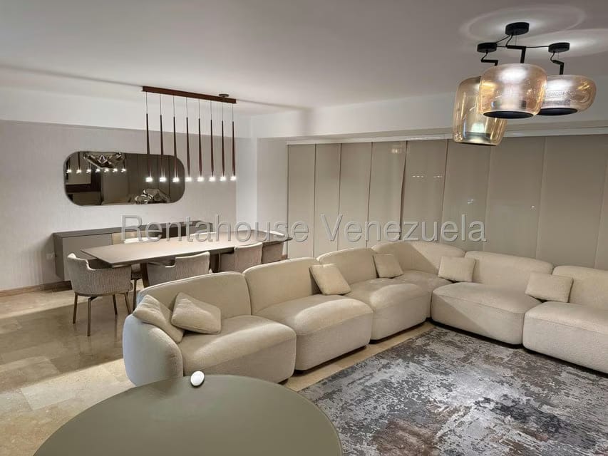 Apartamento (1 Nivel) en Alquiler en Los Palos Grandes, Distrito Metropolitano - 4