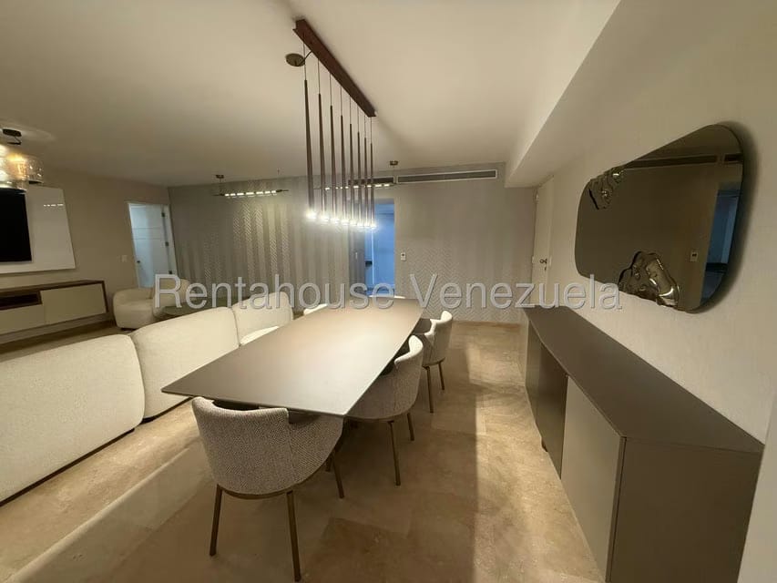 Apartamento (1 Nivel) en Alquiler en Los Palos Grandes, Distrito Metropolitano - 5