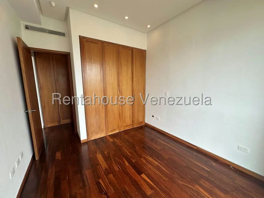 Apartamento (1 Nivel) en Venta en Mirador de Los Campitos I, Distrito Metropolitano - 14