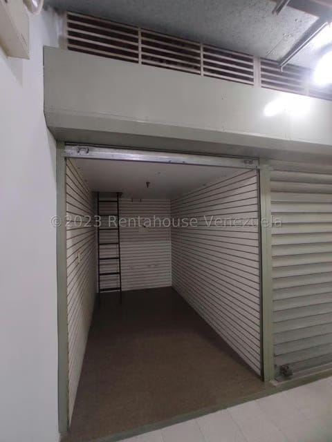 Comercial (Industrial) en Venta en Cementerio, Distrito Metropolitano - 2