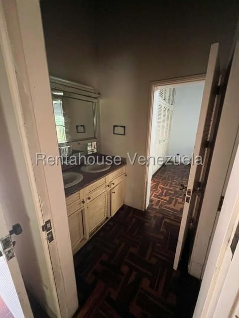 Casa (Multipes Niveles) en Venta en Prados del Este, Distrito Metropolitano - 14
