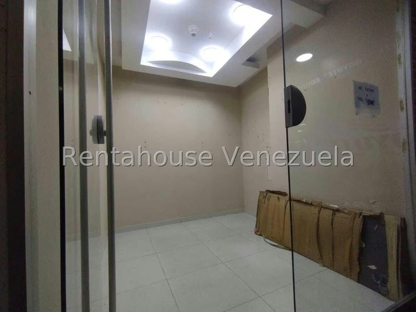 Comercial (Local Comercial) en Alquiler en El Cafetal, Distrito Metropolitano - 9