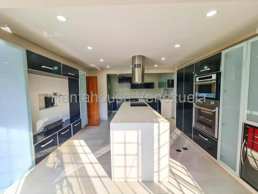 Casa (Multipes Niveles) en Venta en Alto Hatillo, Distrito Metropolitano - 11