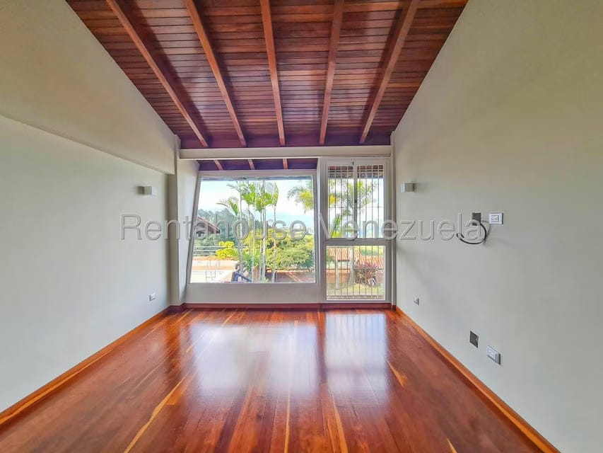 Casa (Multipes Niveles) en Venta en Alto Hatillo, Distrito Metropolitano - 36