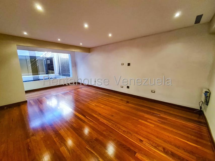 Casa (Multipes Niveles) en Venta en Alto Hatillo, Distrito Metropolitano - 54